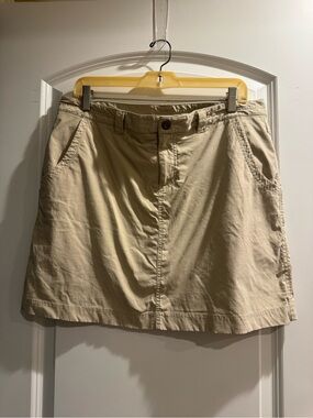 Eddie Bauer Tan Flat-Front Men's Shorts
